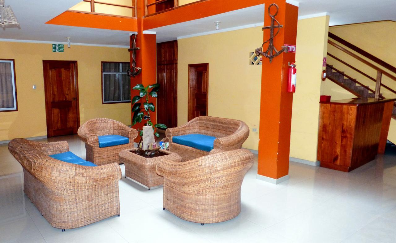פוארטו בקריסו מורנו Hostal Leon Dormido מראה חיצוני תמונה
